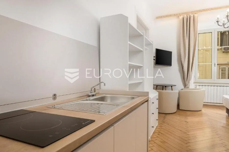 rijeka, centar, dva luksuzna studio apartmana u strogom centru - slika 8