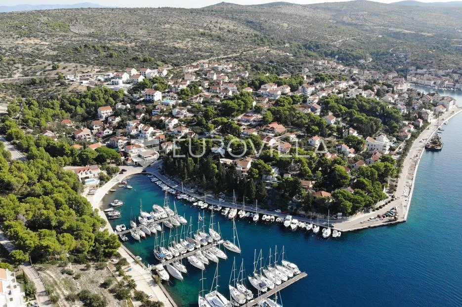 brač, milna, investicijsko zemljište blizu mora (4283 m2) - slika 2