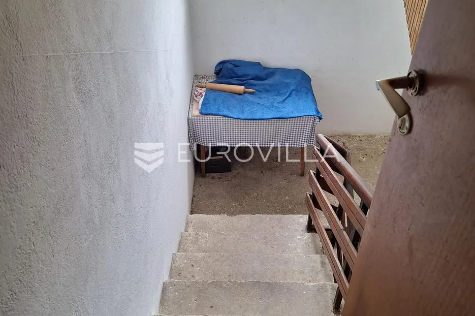 karlovac, popović brdo, kuća 400 m2 na mirnoj lokaciji - slika 4