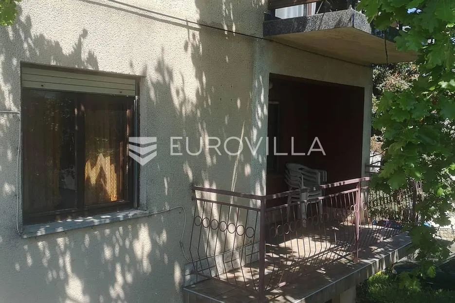 medulin, velika samostojeća kuća na okućnici od 550 m2 - slika 11