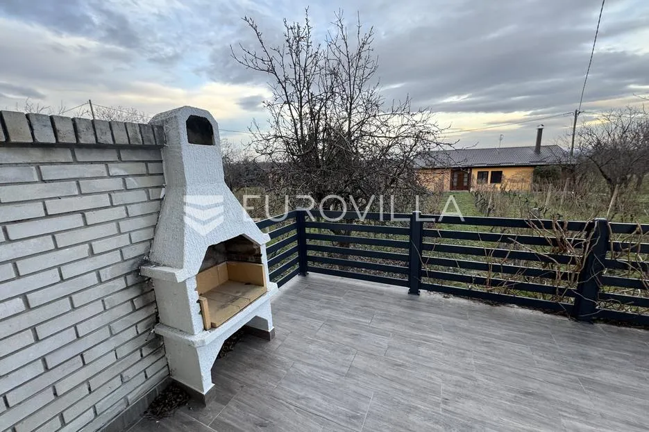 mandićevac, prekrasna vikendica 115 m² sa vinogradom i voćnjakom - slika 34