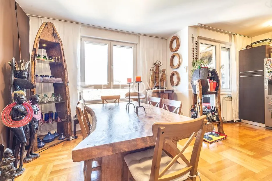 zagreb, svetice, simpatičan dvoetažan peterosoban stan 2 garažna parkirna mjesta, 130.56 m² - slika 2