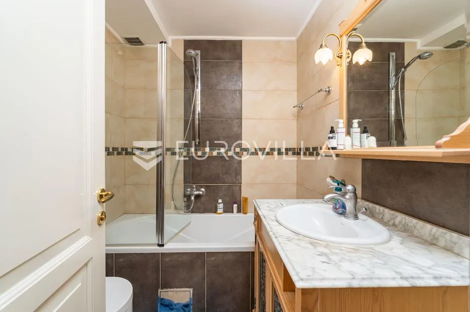 dubrovnik, stari grad, prekrasan troetažni stan - slika 28