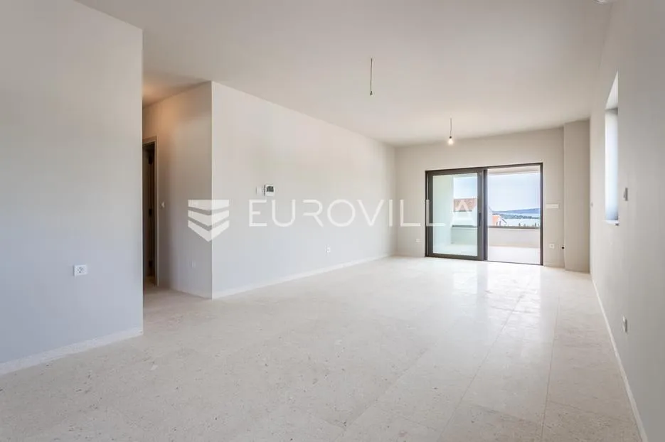 Vodice, NOVOGRADNJA, moderan dvosoban stan s pogledom na more, 450 m od mora, S4