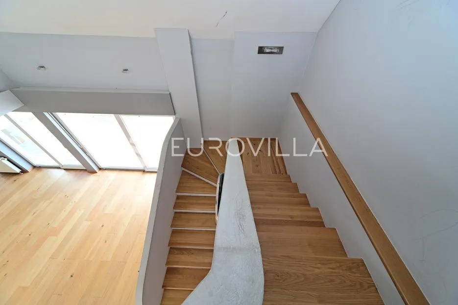 osijek, gornji grad, najam, dvoetažni stan uredi 243 m² zatvorenog prostora - slika 26