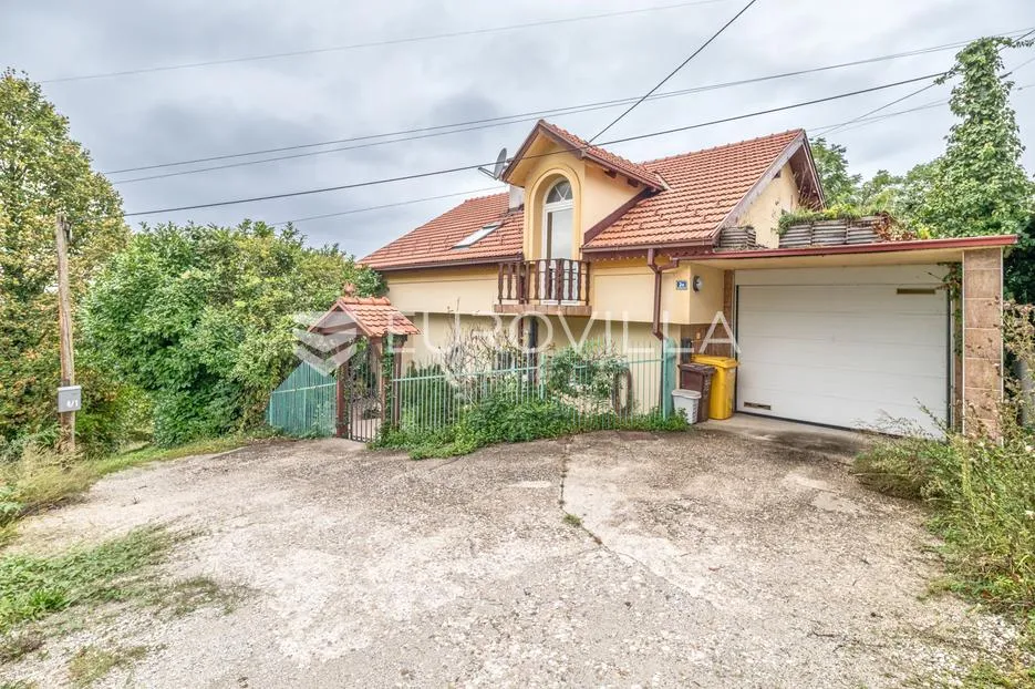 zagreb, podsused prekrasna obiteljska kuća 250 m² na parceli 4000 m² - slika 16