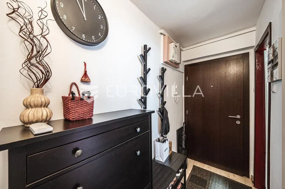 zagreb, trnsko, funkcionalan četverosoban stan 64 m² - slika 6