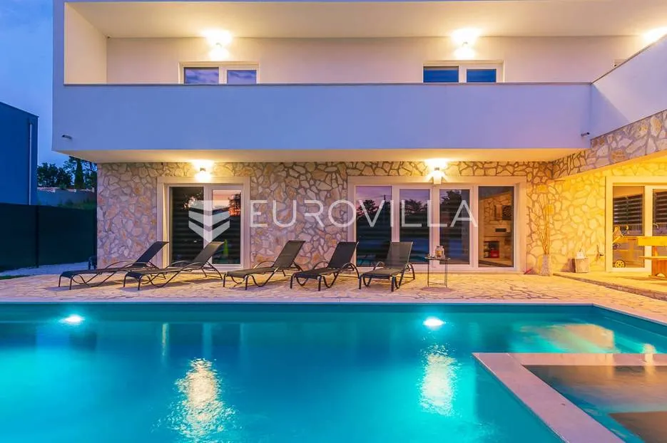 istra, juršići - prekrasna i moderna kuća 243 m2, bazen 40 m2, jacuzzi - slika 29