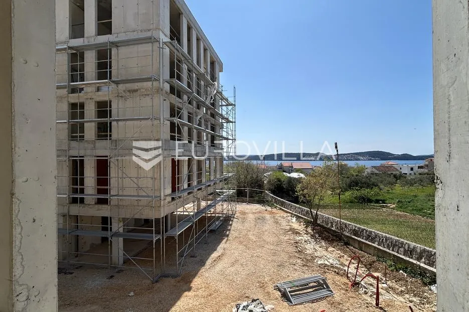 trogir, seget donji, dvosoban stan na prvom katu neto korisne površine 90 m², s2, c - slika 8