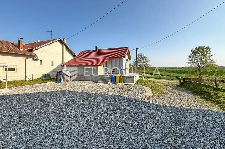 križ, konšćani, vikendica površine 65 m², na zemljištu od 2.357 m² - slika 4