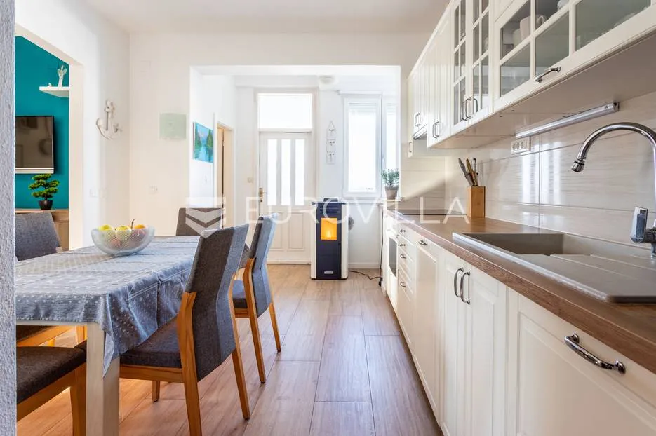 čiovo, okrug gornji, trosoban stan sa studio apartmanom, vrtom i pogledom na more - slika 4