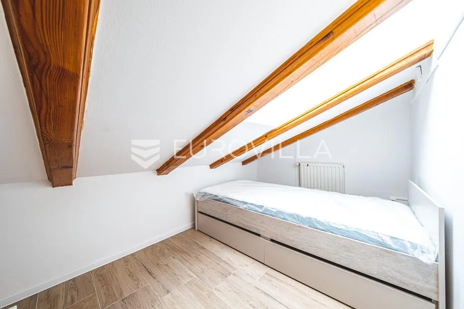 zagreb, jarun, funkcionalan trosoban stan 50 m² u potkrovlju - slika 10
