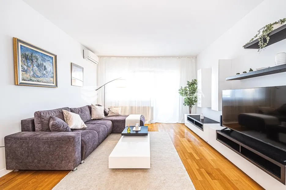 kvaternik plaza dvosoban penthouse s 2 garaže - slika 3