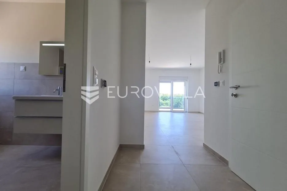 vir, komforan trosoban apartman u centru otoka s pogledom na more i krovnom terasom - slika 27
