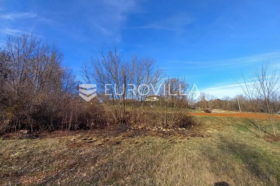 istra, tinjan, građevinsko zemljište u mirnom okruženju - slika 9