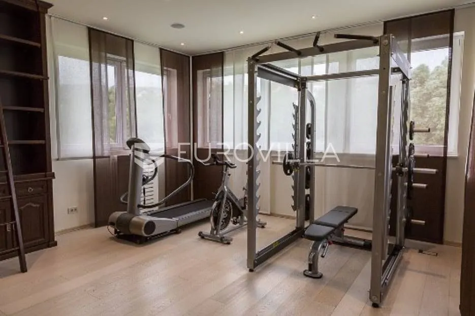 šestine luksuzno uređen penthouse za najam - slika 19