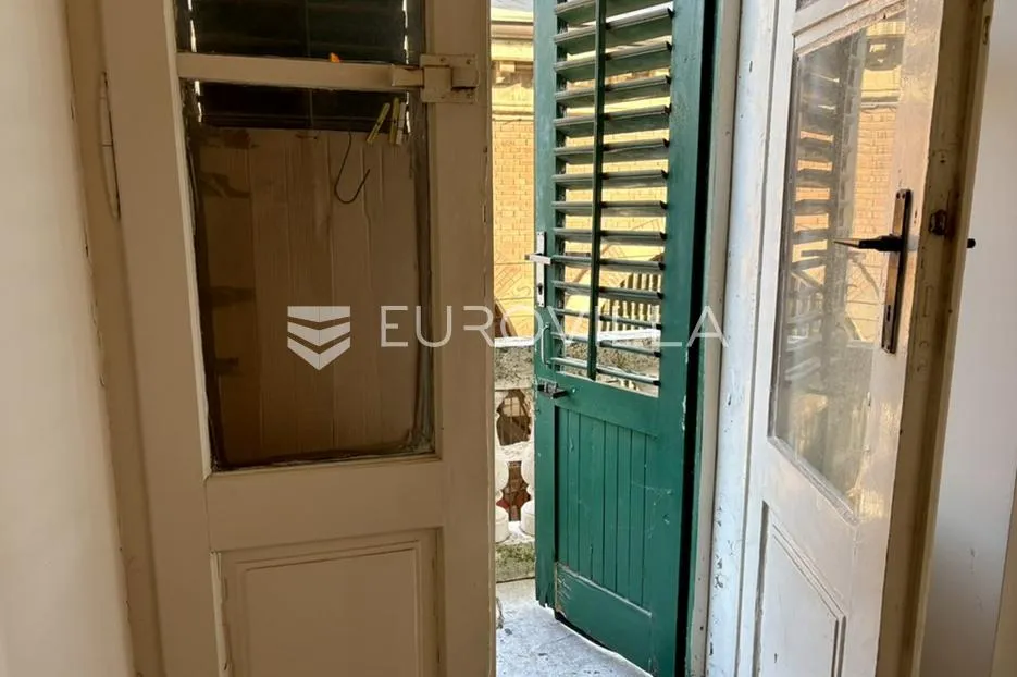 rijeka, centar, četverosobni stan za adaptaciju površine 98.47 m², u zgradi iz austrougarske - slika 8