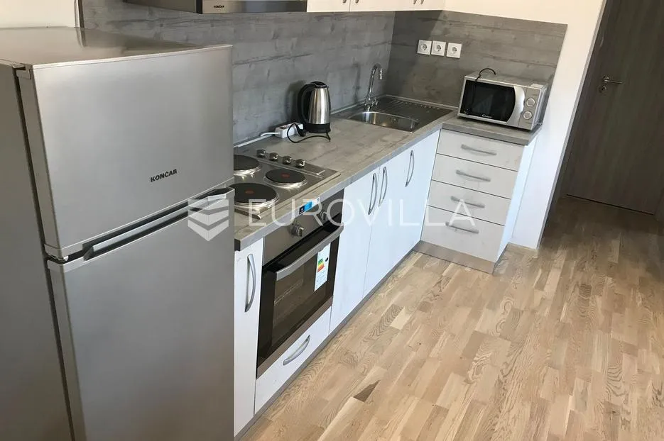 zagreb, amruševa, šesterosoban stan površine 129 m² - slika 22