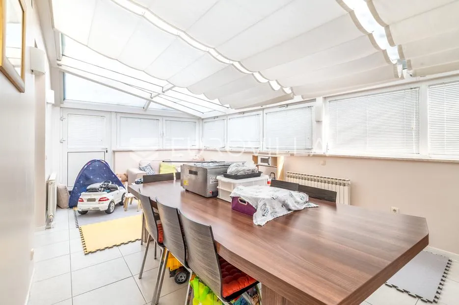 zagreb, medveščak, trosoban stan sa zimskim vrtom, terasom i garažom, 124 m² - slika 9