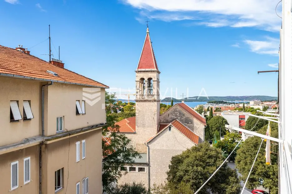 split, bačvice, trosoban stan za najam na odličnoj lokaciji 15.10.2025 do 01.05.2026 - slika 14