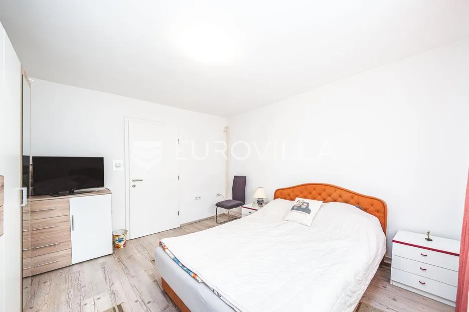 zagreb, maksimir, samostojeća kuća veličine 120 m² na parcili 238 m² - slika 11