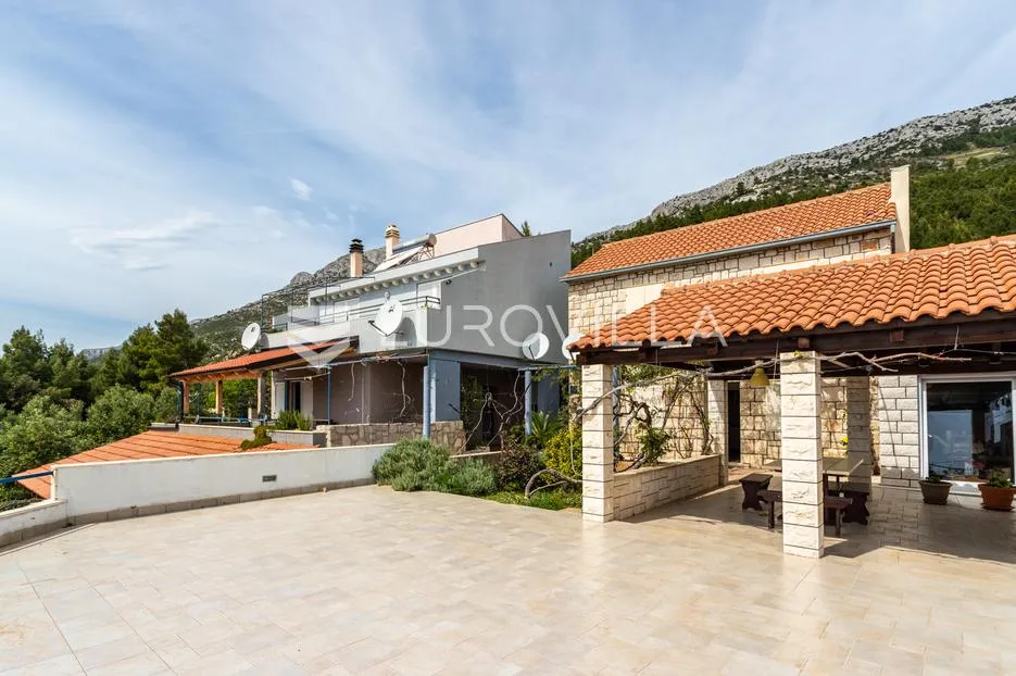 Hvar, prekrasna nekretnina na južnoj strani otoka s otvorenim pogledom na more - Sveta Nedjelja