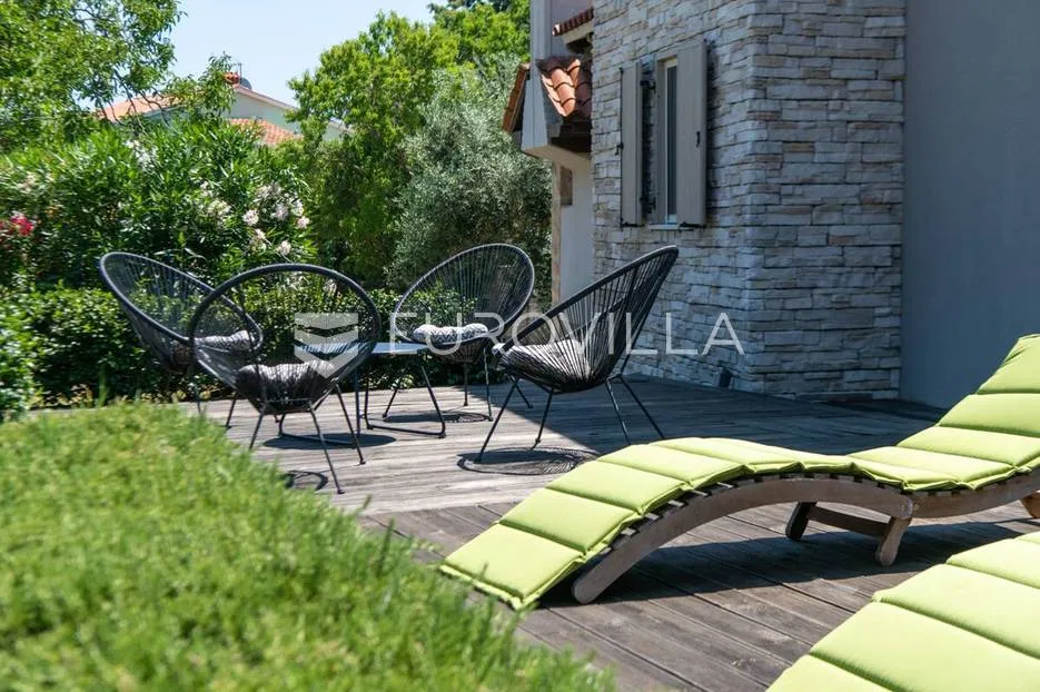 ližnjan: vila s bazenom na prostranoj okućnici - slika 4