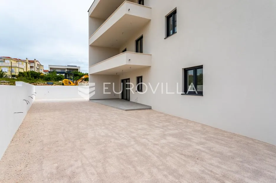 vodice, prostran trosoban stan, 172,73 m² - slika 15