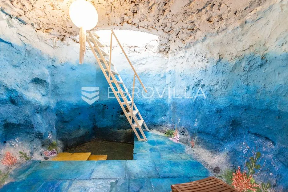 hvar, vrbanj, renovirana kamena kuća - slika 48