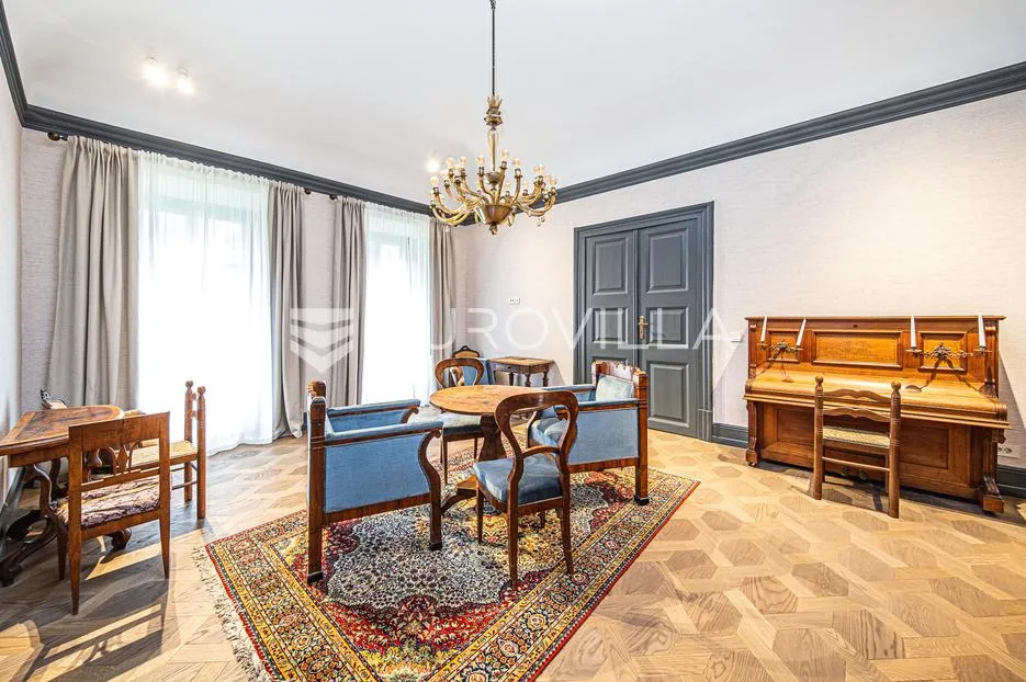 zagreb, gornji grad, demetrova ulica, luksuzan peterosoban stan 260 m² u palači s atrijem - slika 10