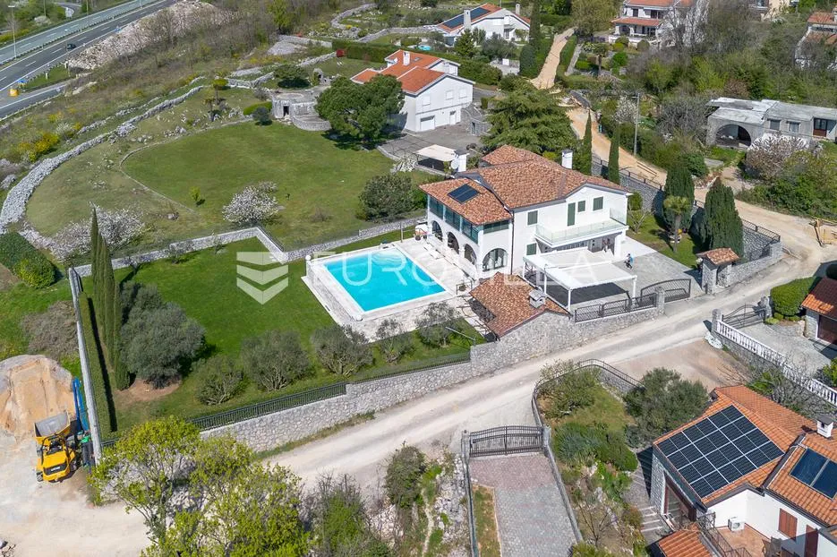 kastav, luksuzna vila s bazenom i panoramskim pogledom na kvarnerski zaljev - slika 5