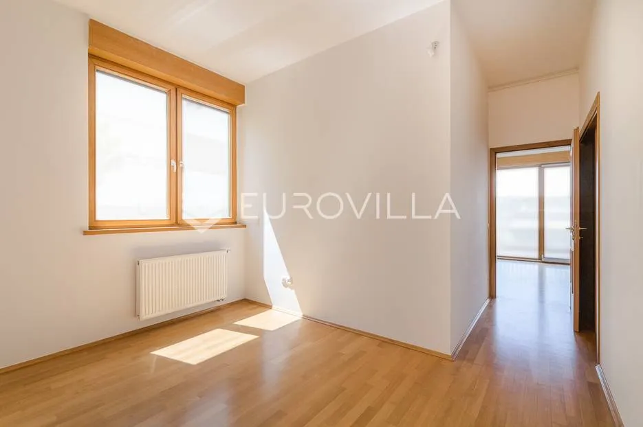 šestinski vrh, četverosoban stan 130 m², za najam - slika 10