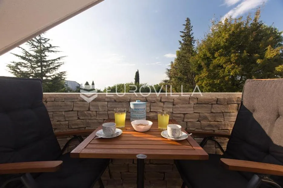 krk, njivice, prekrasan četverosoban stan 250m od mora - slika 11