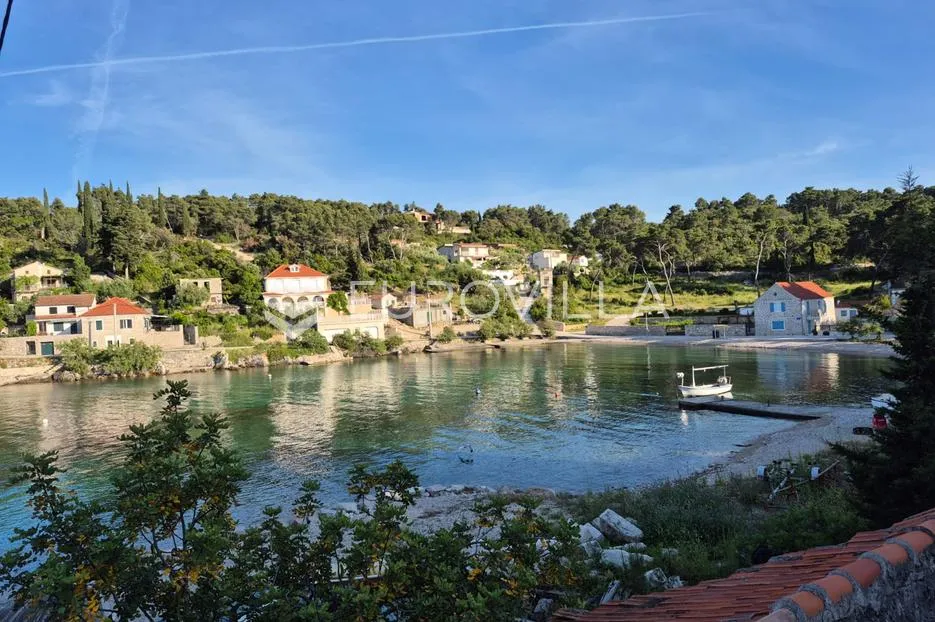 Šolta, Rogač, građevinsko zemljište površine 600 m2 - Rogač, Šolta