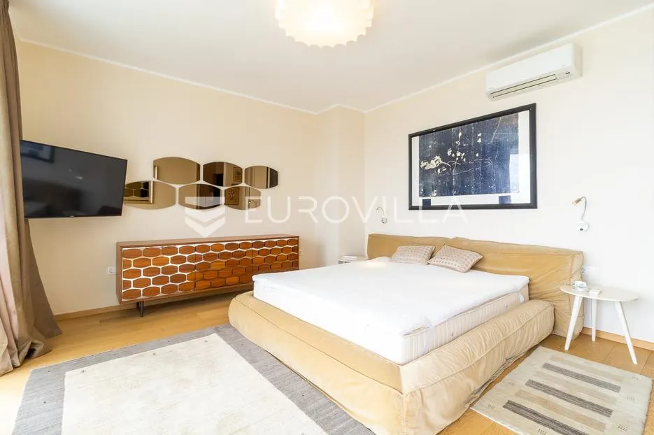 opatija, volosko, luksuzan penthaus 267 m², krovna terasa s jacuzzijem - slika 25