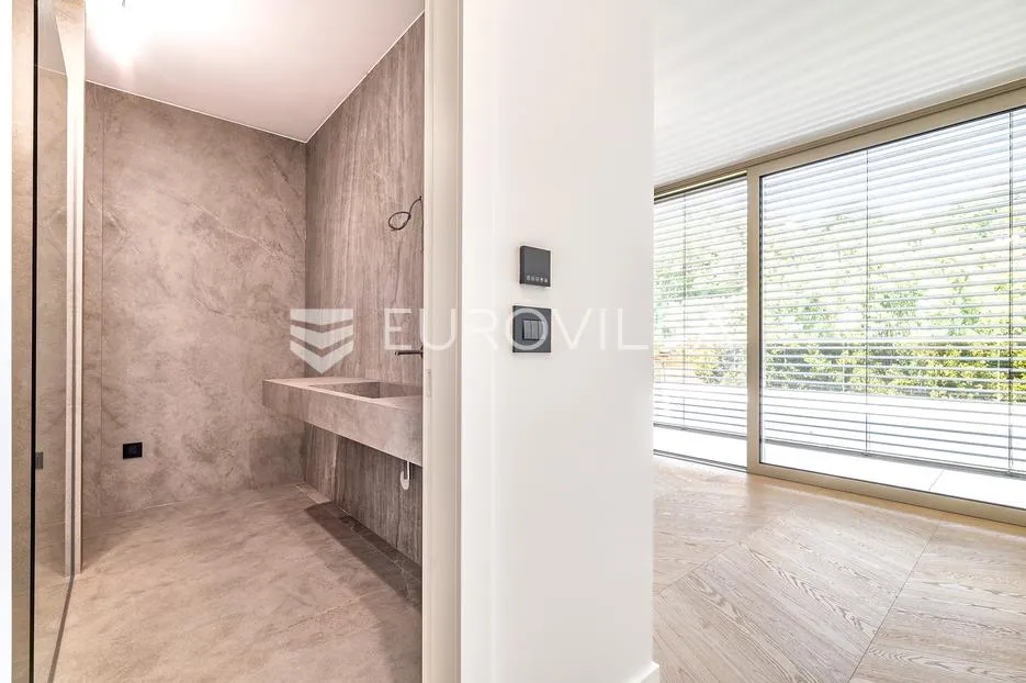zagreb, medvedgradska, luksuzan četverosobni penthouse s bazenom 324 m² - slika 10