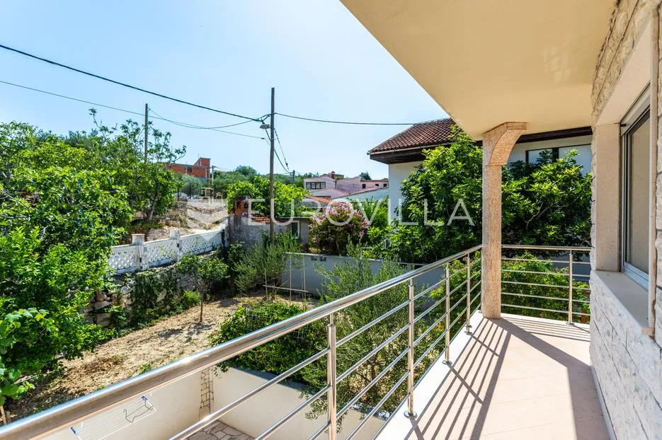 split, kamen, samostojeća kuća ukupne bruto površine 492 m² - slika 25