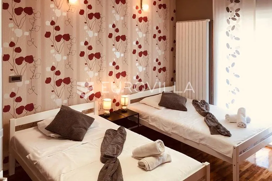 ivanić grad, caginec, kuća ukupne površine 233 m² s bazenom - slika 11