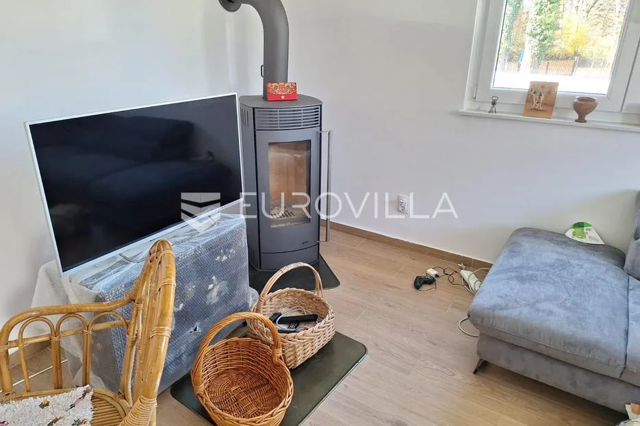lasinja, kuća 120 m², novouređena, mirna lokacija - slika 2