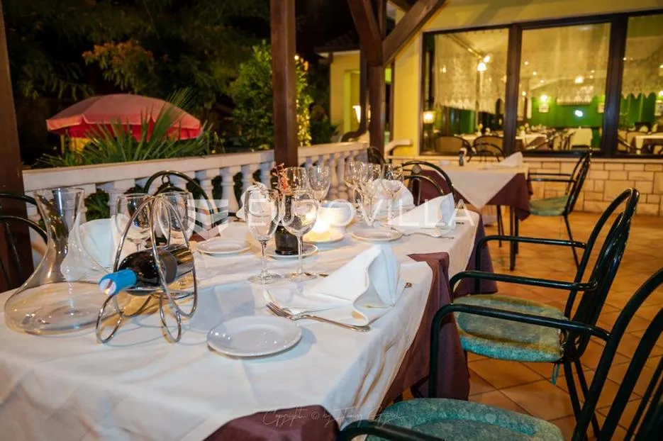istra, umag, uhodani restoran s potencijalom - slika 5