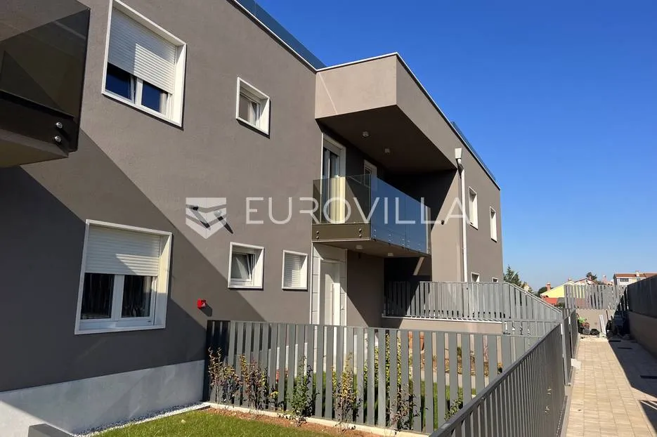 poreč, moderan četverosobni stan od 163 m2 s velikom krovnom terasom - slika 2