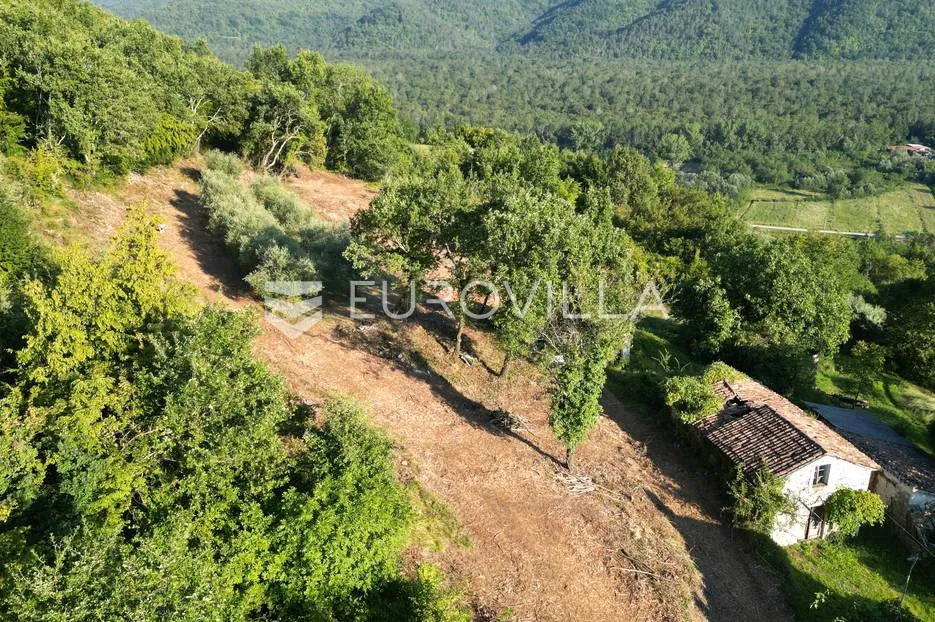 istra, motovun, građevinsko zemljište s pogledom na povijesne gradove - slika 15