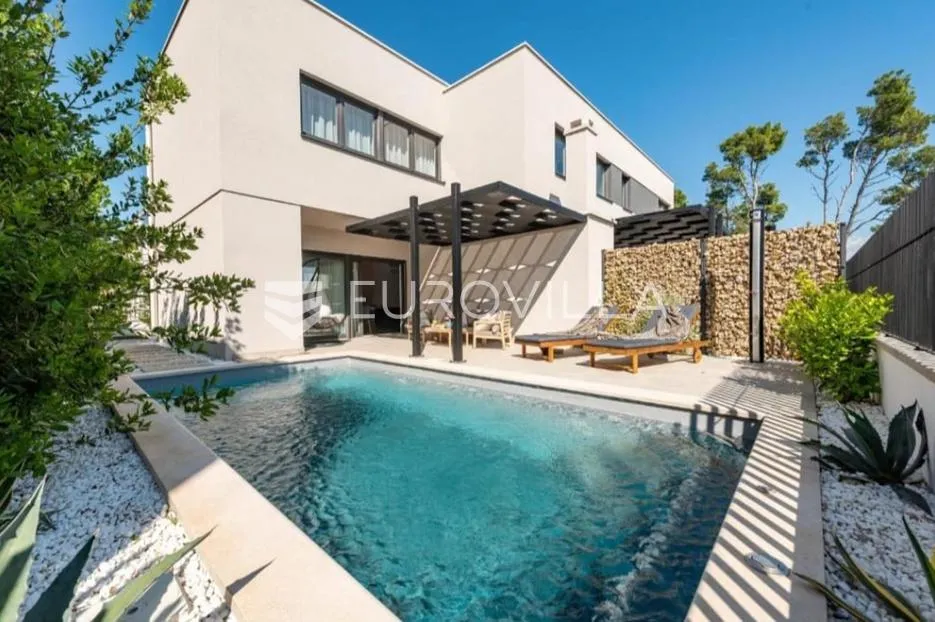zadar, privlaka luksuzna dizajnerska vila s bazenom neto korisne površine 134,83 m² - slika 2