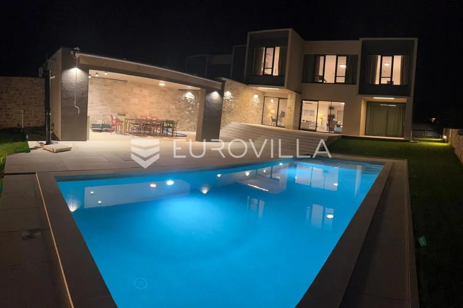 istra, rovinjsko selo, jedinstvena katnica 250 m² - slika 3