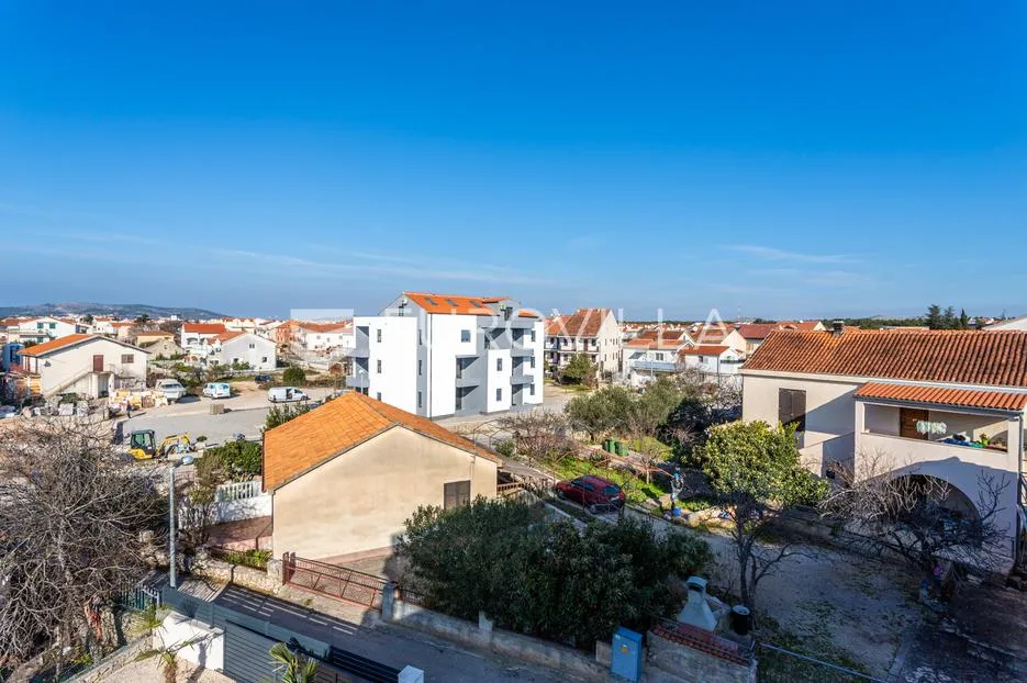 vodice, srima prekrasna kuća 50 metara od mora - slika 55