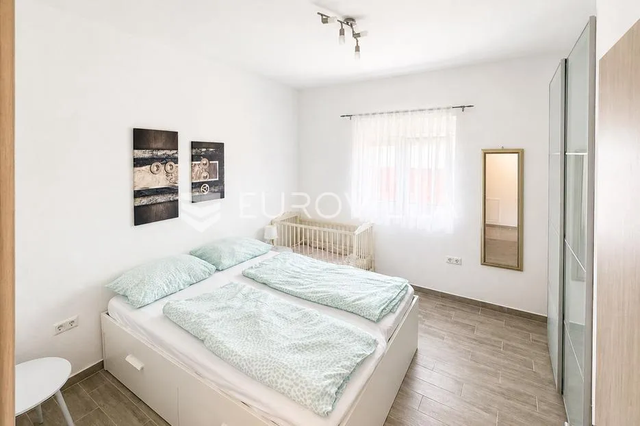 zadar, rtina, kuća s bazenom i tri stambene jedinice, 200 m od mora - slika 26