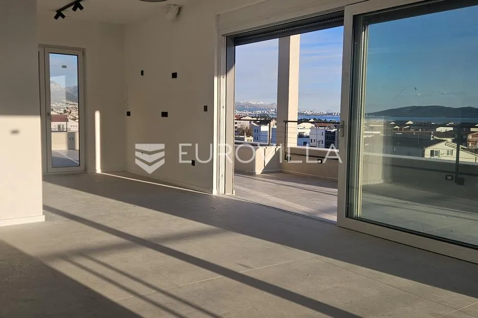 kaštela, penthouse od 102 m² treći kat s garažom povezan liftom - slika 26