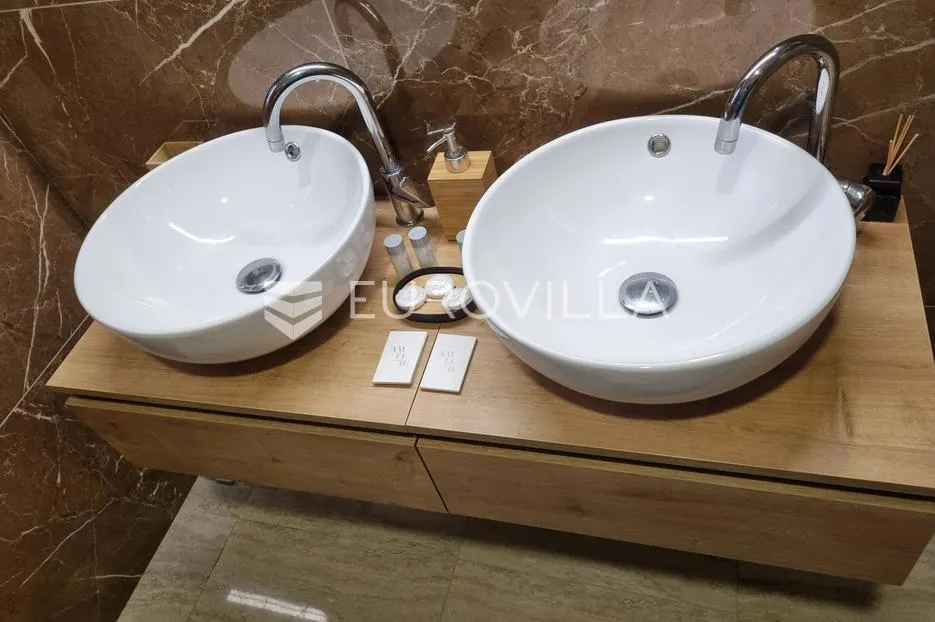 istra, svetvinčenat, moderna vila nkp 160 m2 s bazenom okružena zelenilom u mirnom naselju - slika 4