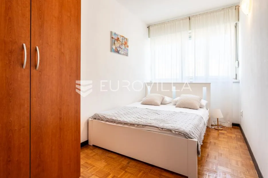 split, poljička cesta, trosoban stan na odličnoj lokaciji - slika 12
