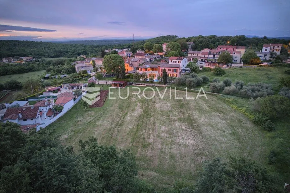 istra, šorići, jedinstveno građevinsko zemljište veličine 4621m2 srcu mjesta - slika 1